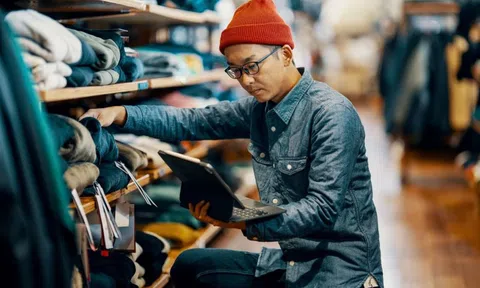 Hơn 64.000 nhân sự bán lẻ mất việc từ đầu năm 2025, riêng tháng 4 đã có hơn 7.000 người ra đi, cuộc khủng hoảng vì TMĐT và AI lan rộng