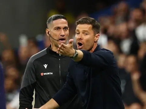 Alonso 'đụng chạm quyền lực' ở Real Madrid