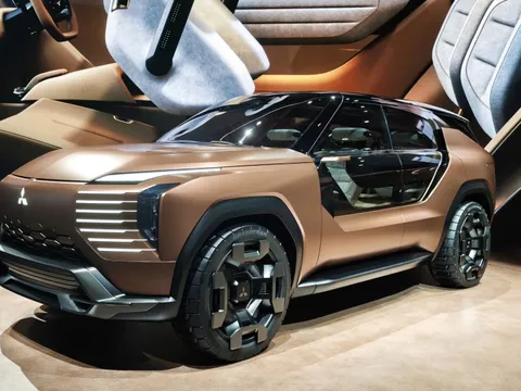 Mitsubishi làm SUV plug-in hybrid, thiết kế giống Destinator?