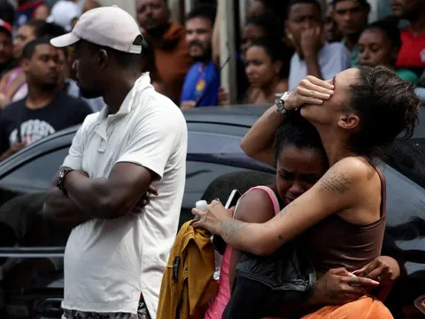 Xác chết la liệt sau chiến dịch chống băng đảng ma túy của cảnh sát Brazil